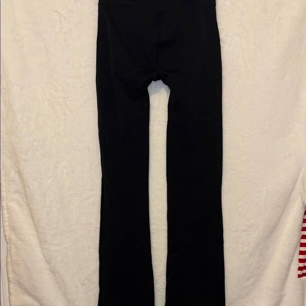 Classic Black Women's Leggings - Picture 2 of 6